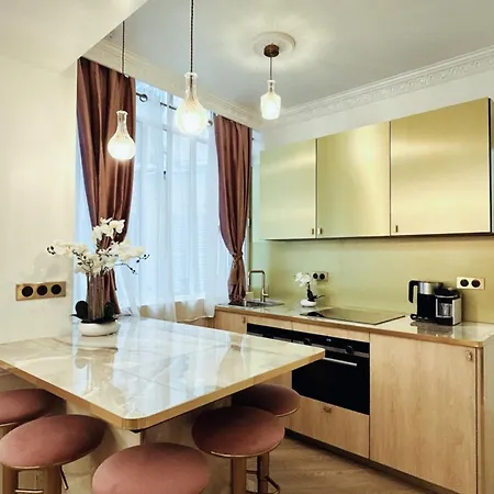 Merveil - Luxury - Marais - Charlot * Paris